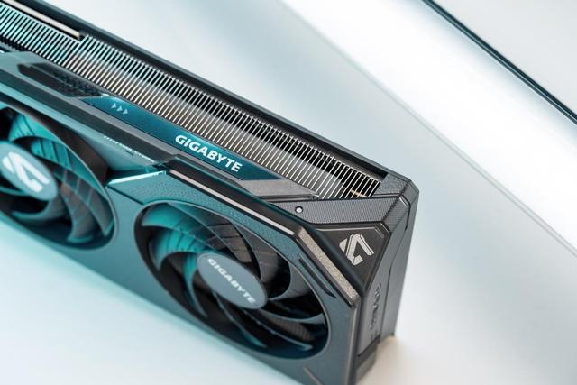 RTX 3050老玩家升級DLSS 4最佳選擇，技嘉RTX 5050魔鷹測評