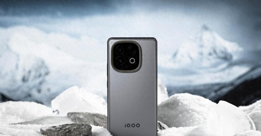 續航很強的一款手機，8000mAh+326W+獨顯芯片，降至1880元