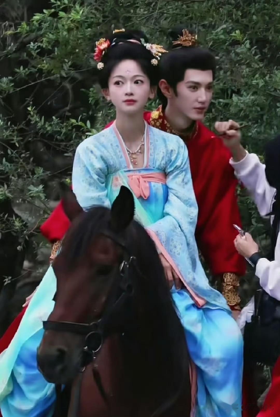 杨紫、陈晓、易烊千玺、罗云熙、吴谨言、陈哲远、迪丽热巴等