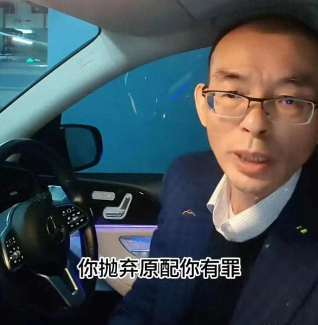 不看不知道，郑琴和妈妈账号曝光透露离婚时间线，谢爸口碑翻车