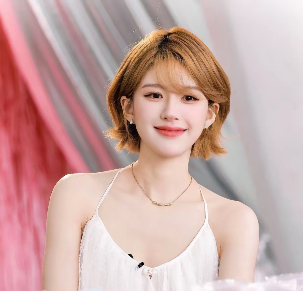 被央视怒批、洋相百出、腹中空空,这几位“绝望的文盲”凭啥能火