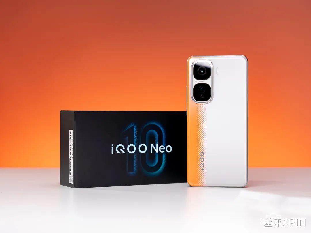 買芯片送手機？iQOO出了個2000多塊的驍龍8至尊版手機