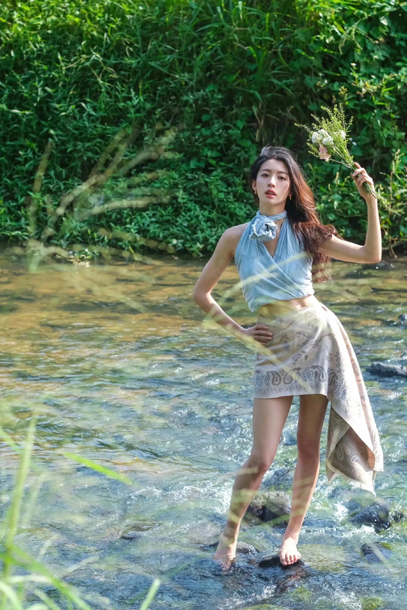 蔡思贝.雨林度假美照