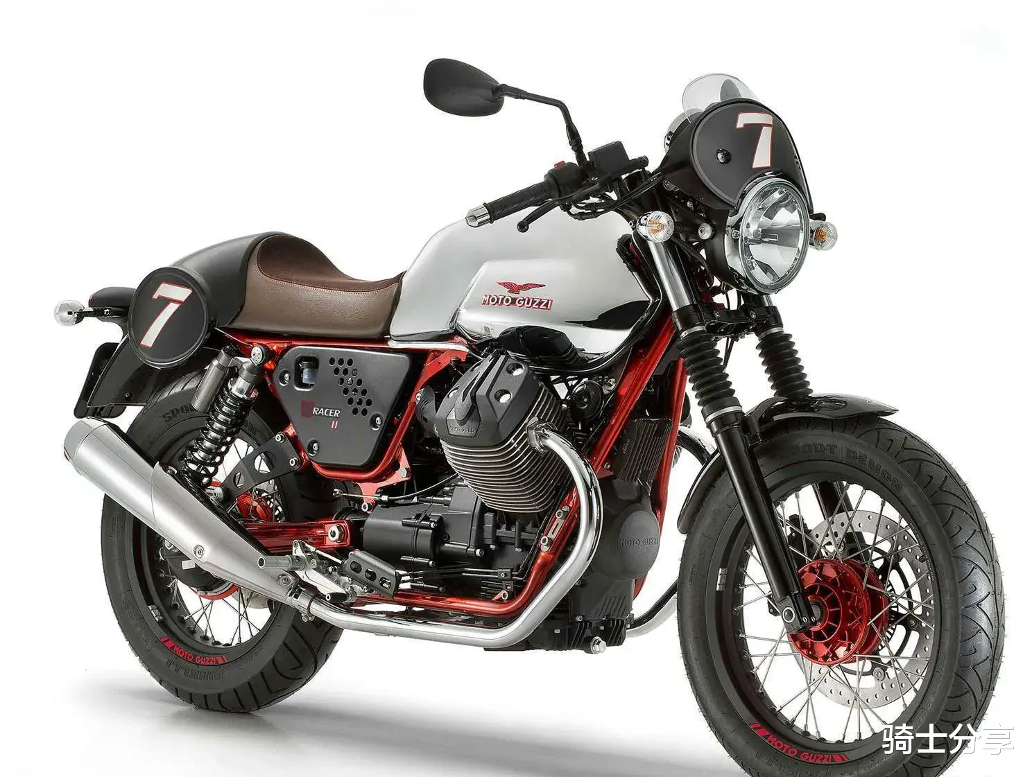 铃木400单缸街车曝光，屁股不翘单座设计，但同排量ADV潜力更大