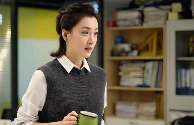 她长得漂亮戏也好,出道18年不温不火,今靠《以法之名》终于火了