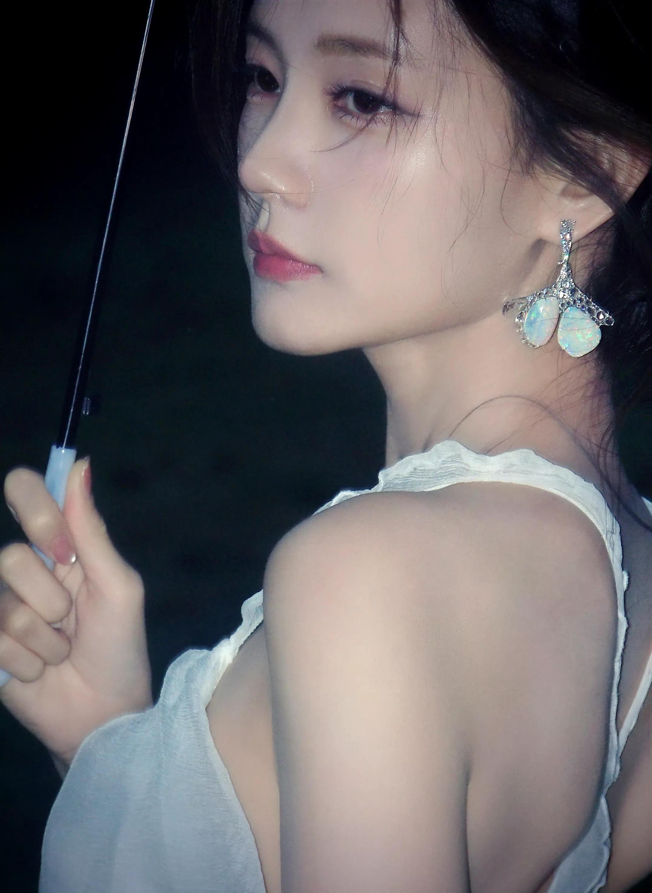 李一桐新物料，写真美图