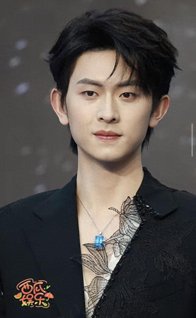 剧查查之夜，刘萧旭五五分，马小宇街溜子，何健麒增高鞋抢镜