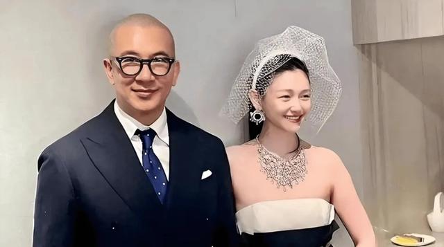 大S去世26天，S妈终于妥协！恳请汪小菲带大孩子，不再指望具俊晔