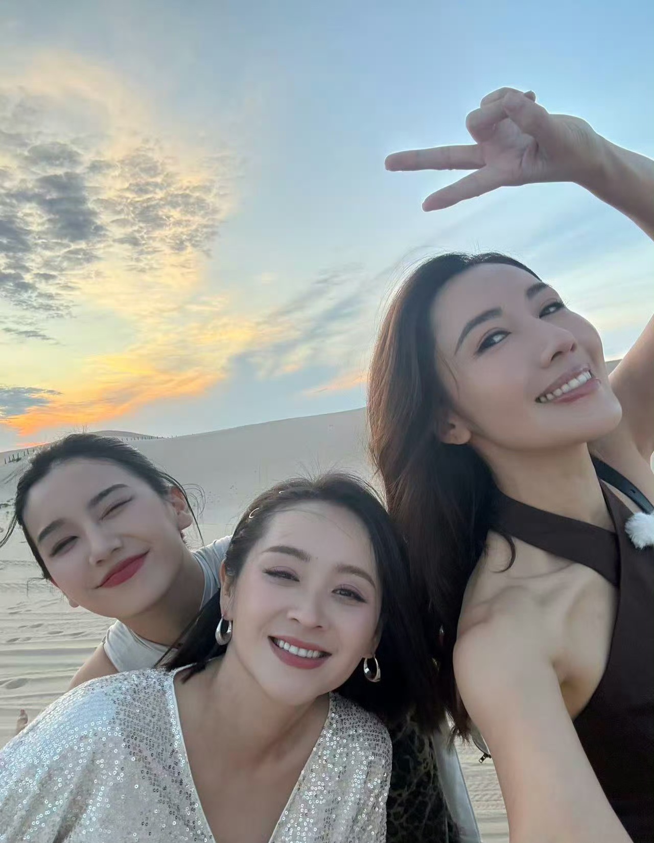 邓莎12岁儿子大麟子开学,她说“妈妈一个人在家了,也很不开心”