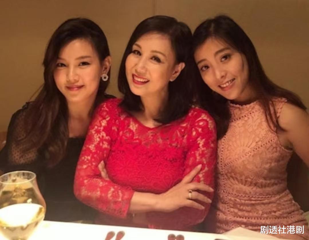 四度升级当外婆!TVB老戏骨失婚后独立带大两女,曝无需前夫赡养费
