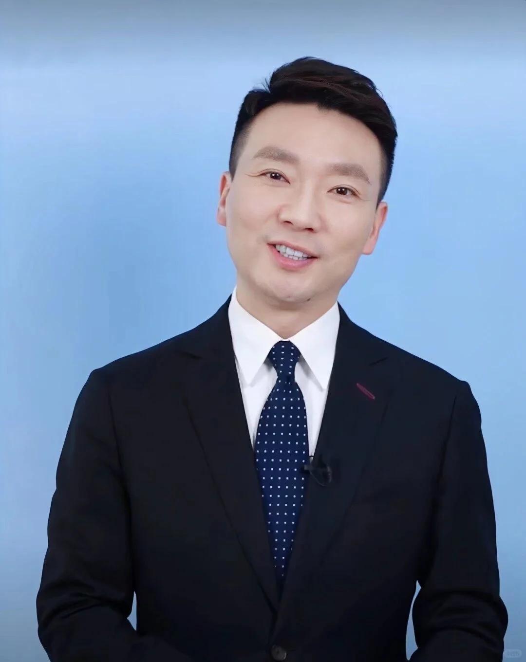 央视主持人大赛王宁接班邹韵,同为冠军,真是没有对比就没有伤害