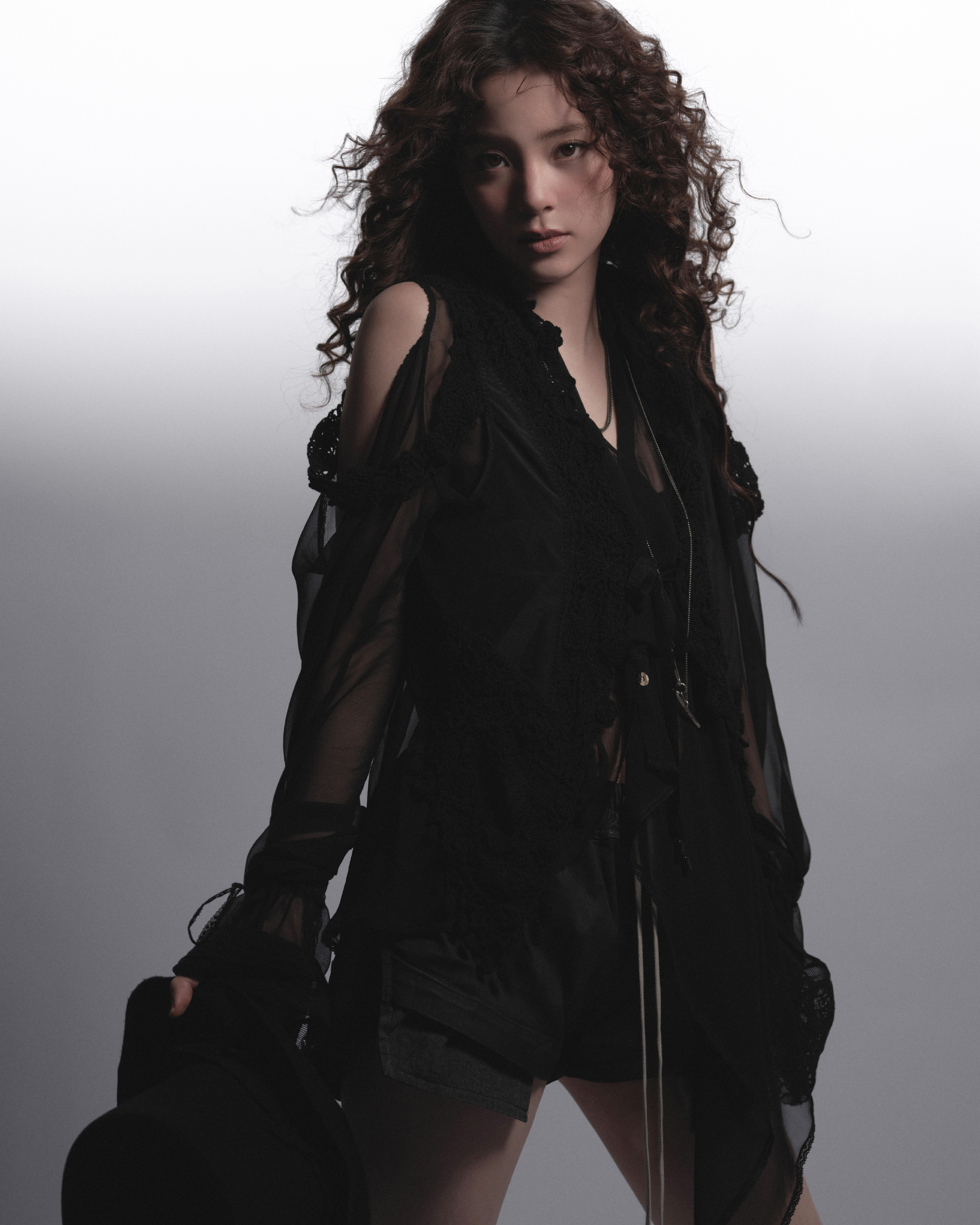 欧阳娜娜教材高跟，这个腿细长又嫩，真美