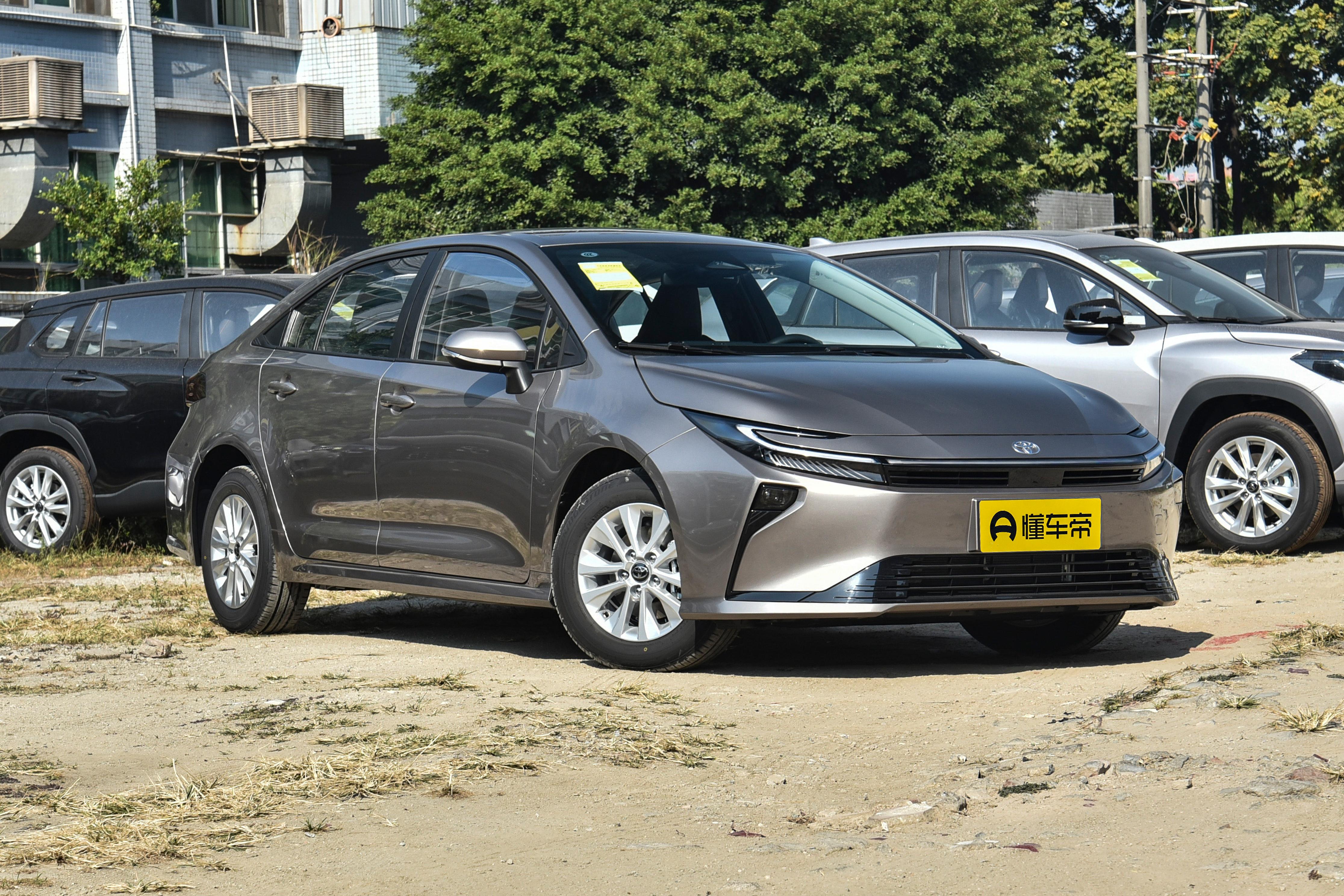 丰田新款降价,轴距加长,油耗4L多,配L2级辅助,适合家用