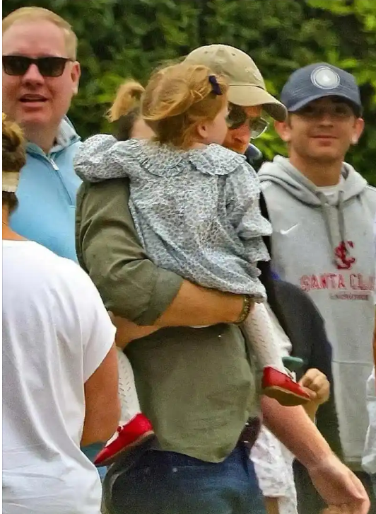 梅根的最后一搏：让3岁女儿模仿夏洛特的奔跑，要流量不要底线了