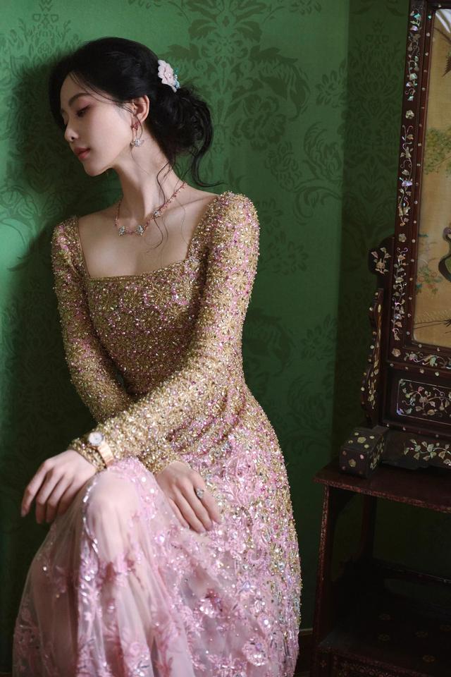 刘诗诗戴非遗绢花，东方大美人