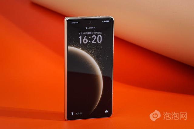 轻薄、性能全都要的“V5霸气”！荣耀Magic V5用实力诠释折叠机皇不做妥协