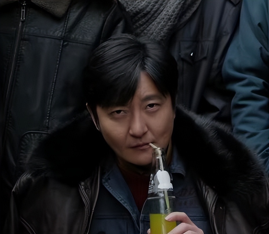 资本家的戏混子收手吧！《老舅》开播差评一堆，郭京飞都带不动