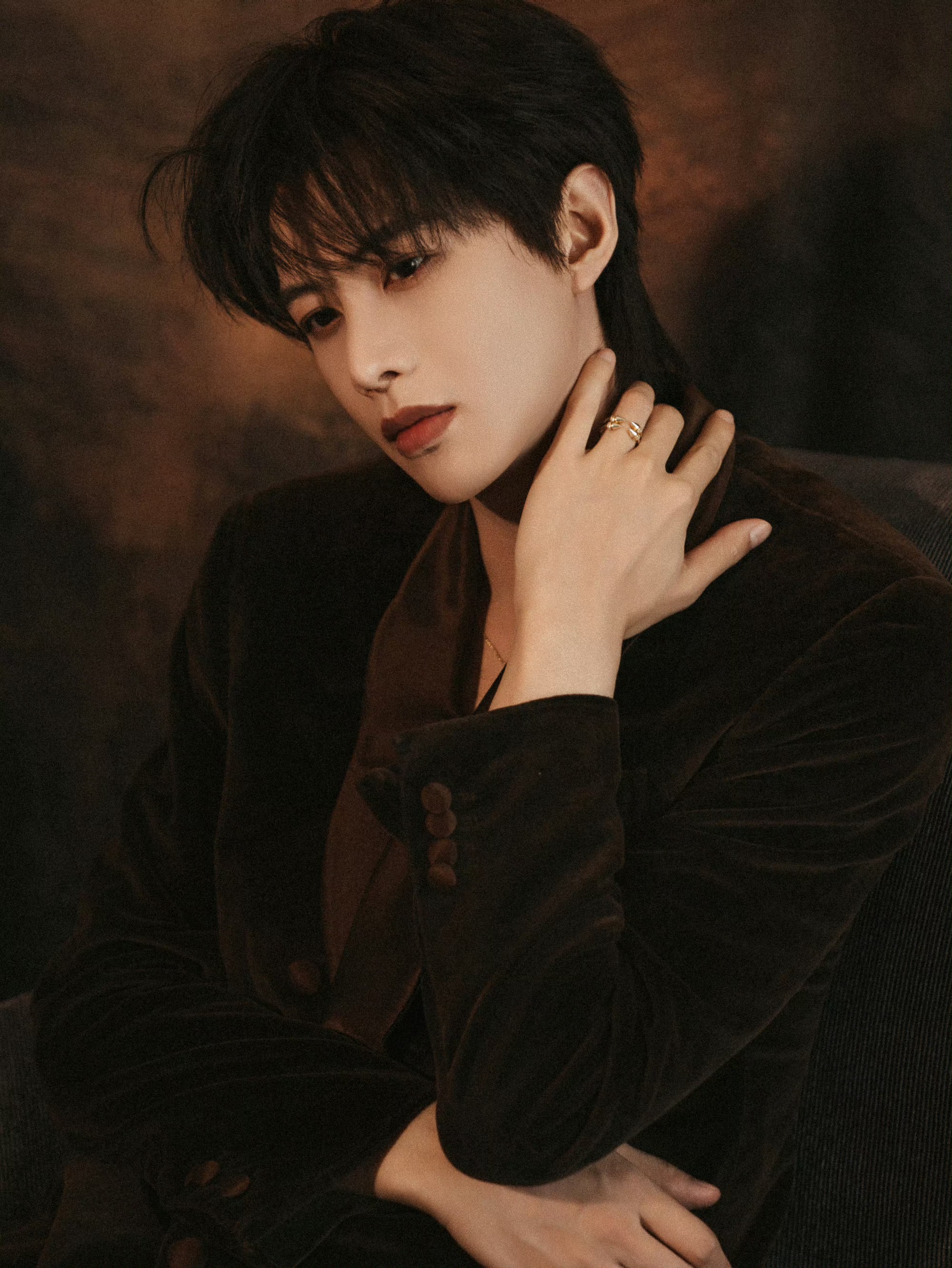 短国纯生图：岳雨婷影楼风，王凯沐双眼呆滞，何健麒全场最好看