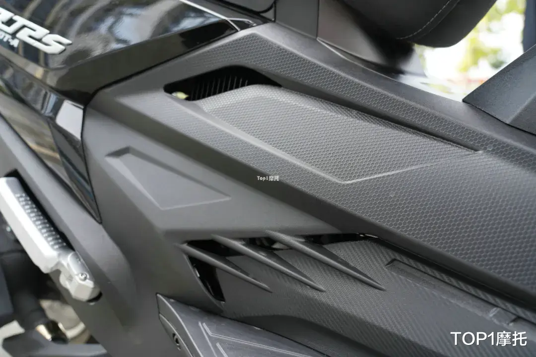 智能踏板标杆，赛科龙RT250真实测评，操控更轻更快