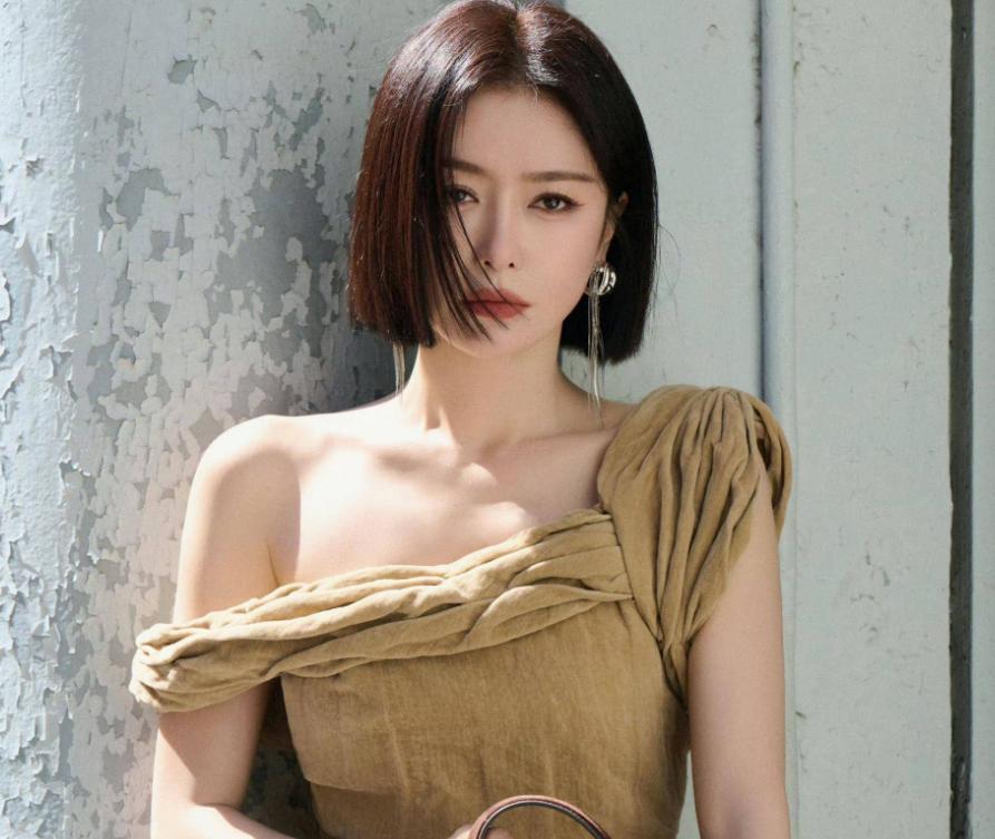 5位“老牛吃嫩草”的女星,个个有颜有钱,偏偏对小鲜肉爱不释手
