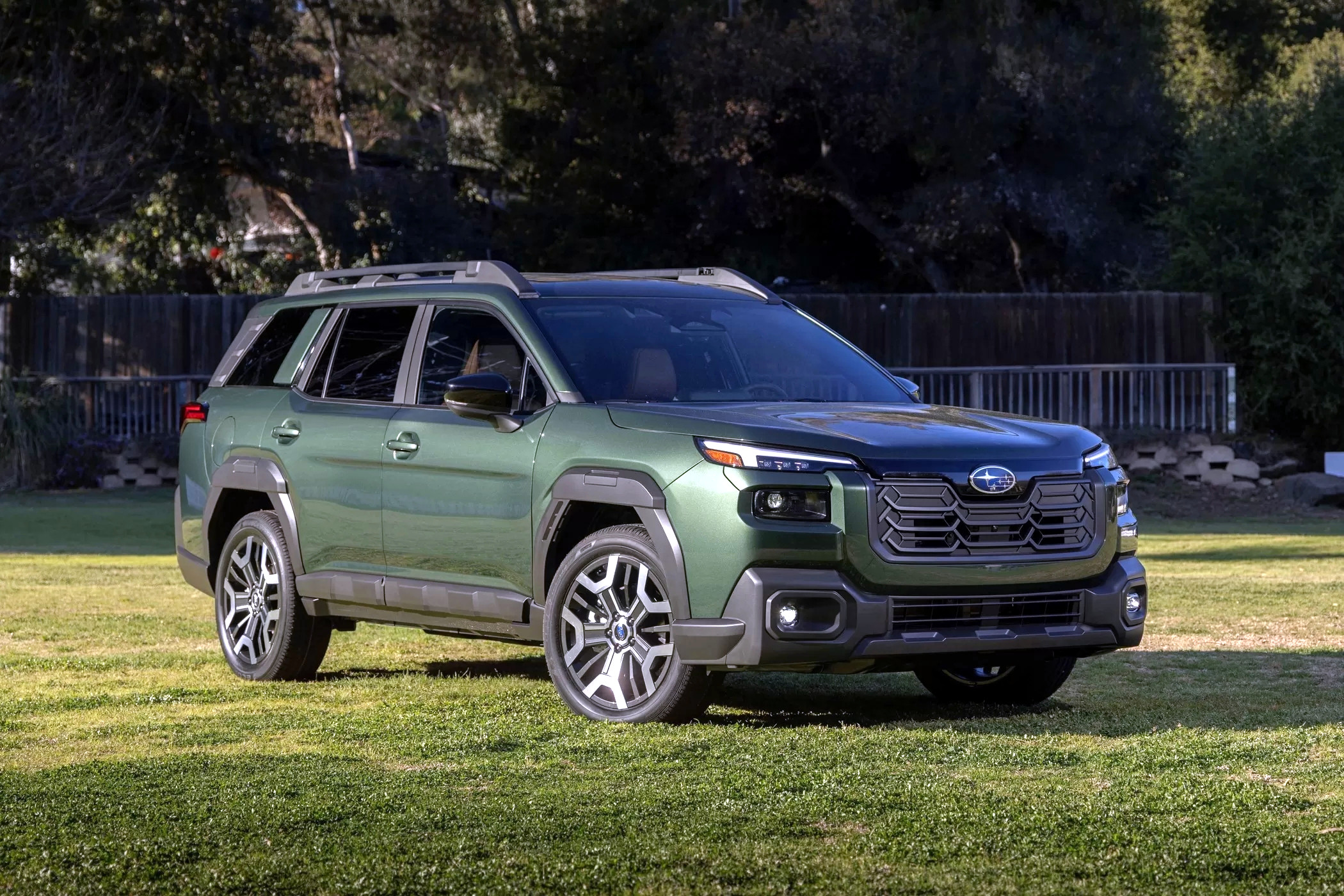 新款斯巴鲁傲虎：方形车身、相同技术、以及更加凶猛的荒野