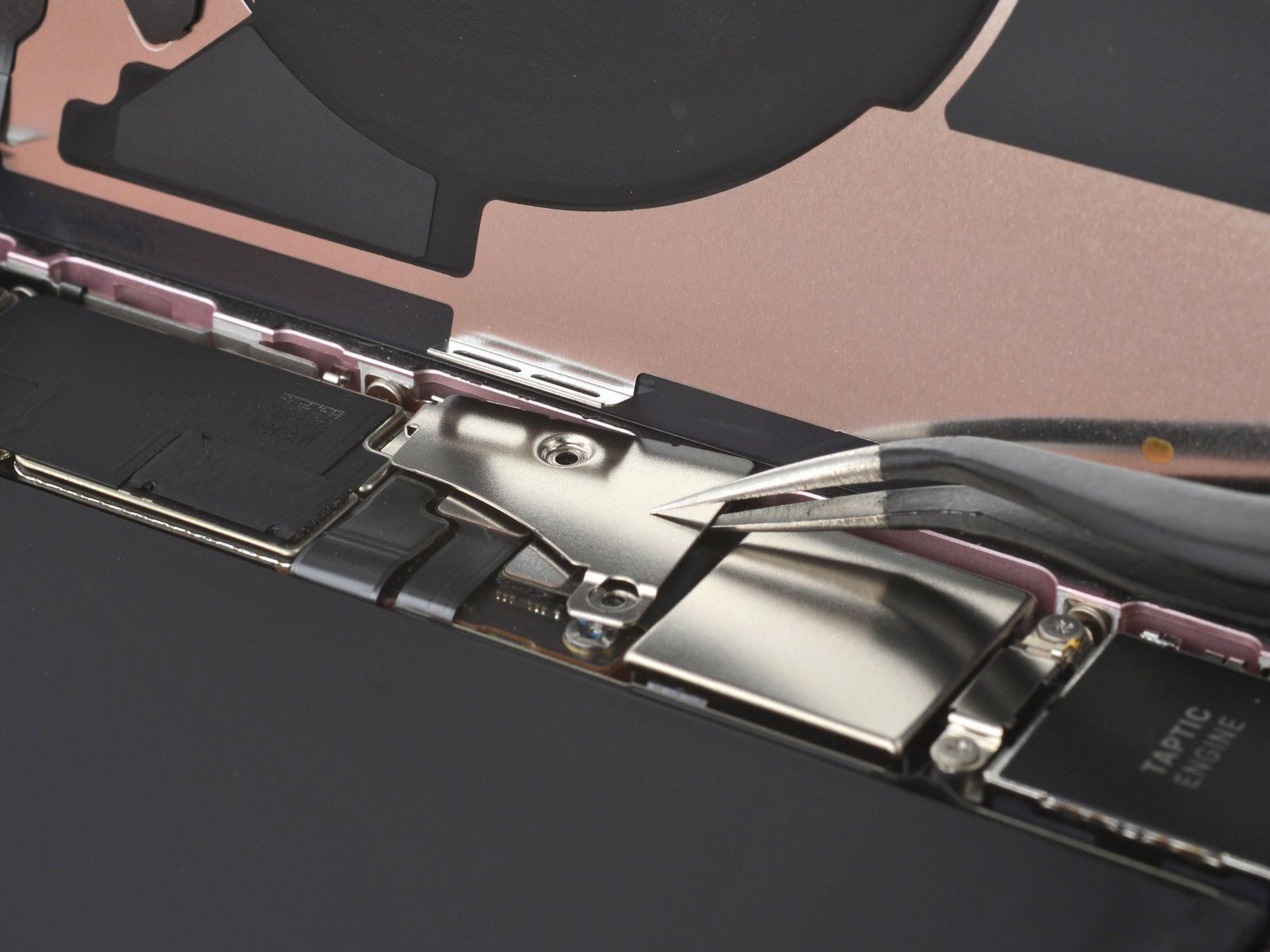 iPhone存储贵如黄金!第三方扩容服务很香,但需谨慎