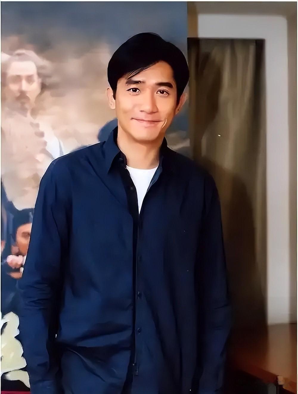 63岁梁朝伟不忍了!定居日本真相大白,张国荣的话总算有人信了