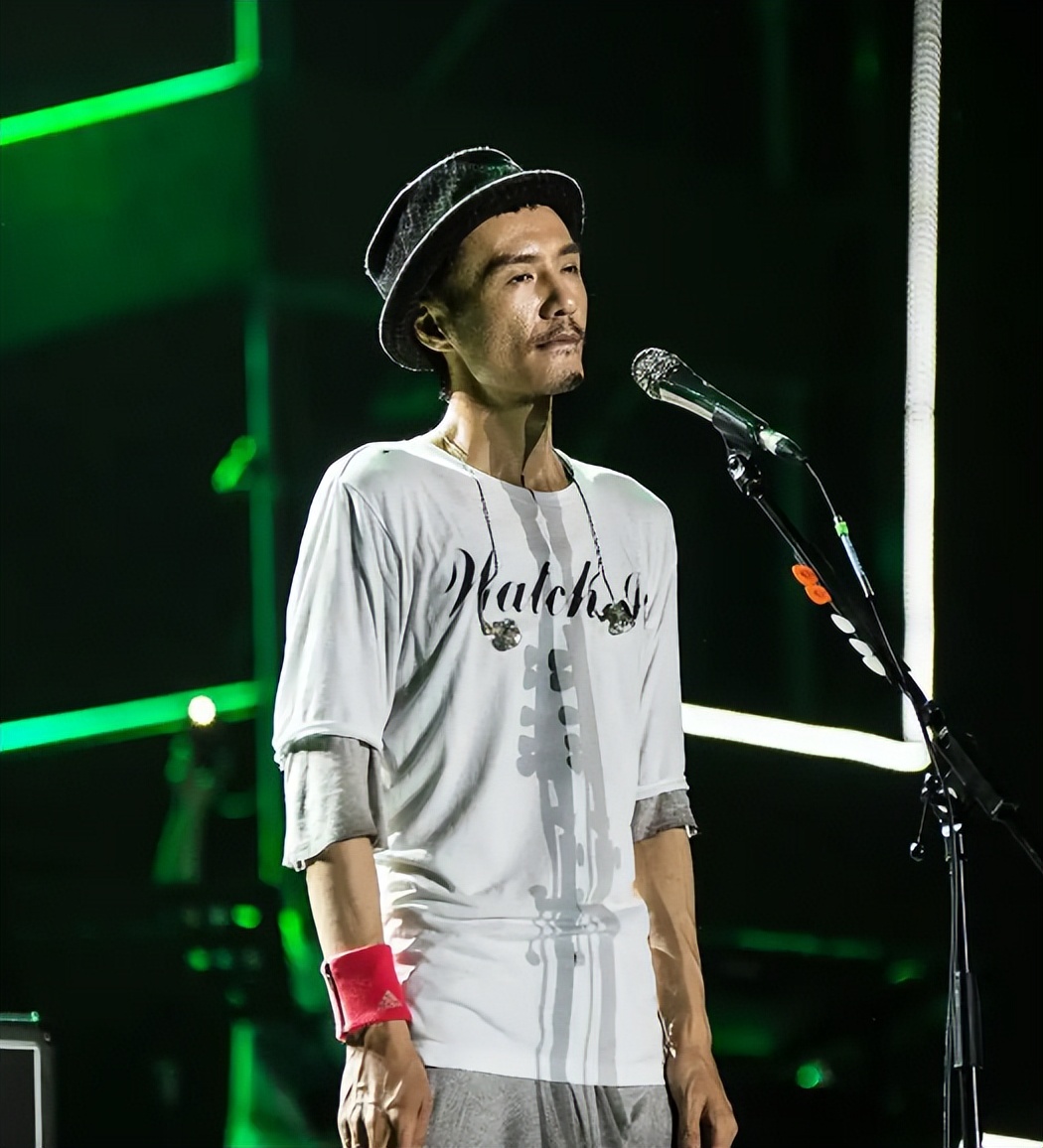 十一假没完曝6大瓜！离婚、进ICU、张艺谋巩俐分手内幕，全是大瓜