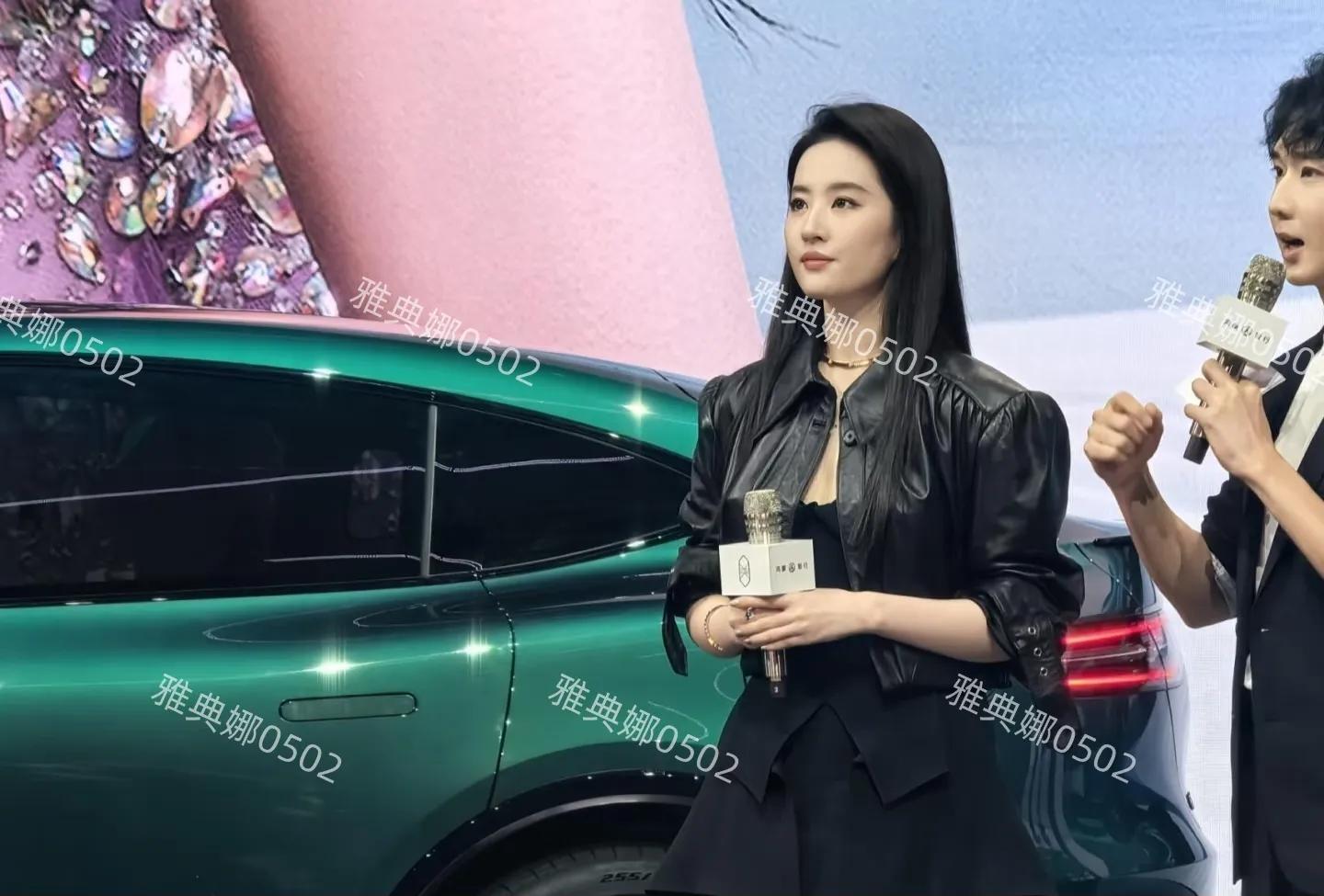 刘亦菲的生图从来不让粉丝失望,38岁了颜值依然无可挑剔美到失语