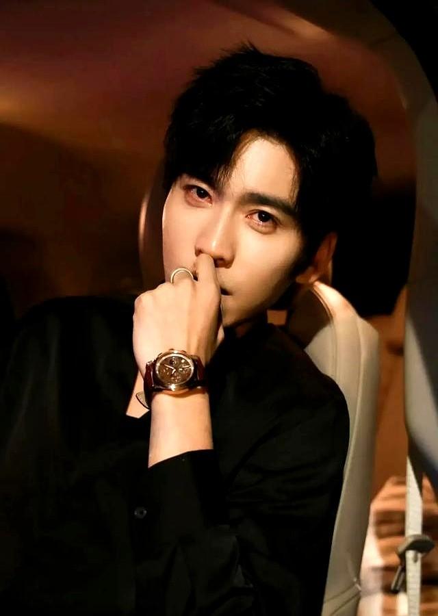 王奕然分手后首次发声,凌晨一点说出真心话,粉丝竟然都看哭了!