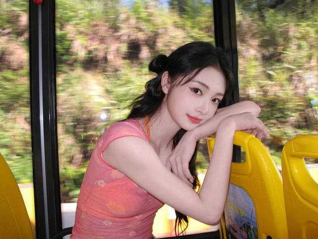 周洁琼特别明媚特别宠粉的女鹅