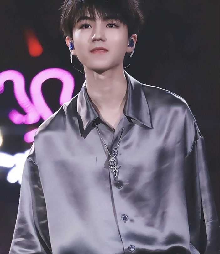 官媒发文，王俊凯再破天花板，让王源易烊千玺和整个娱乐圈沉默了