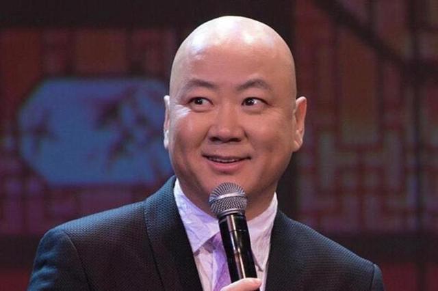 58岁郭冬临现状曝光,身形消瘦,未婚未育定居北京,靠拍视频度日