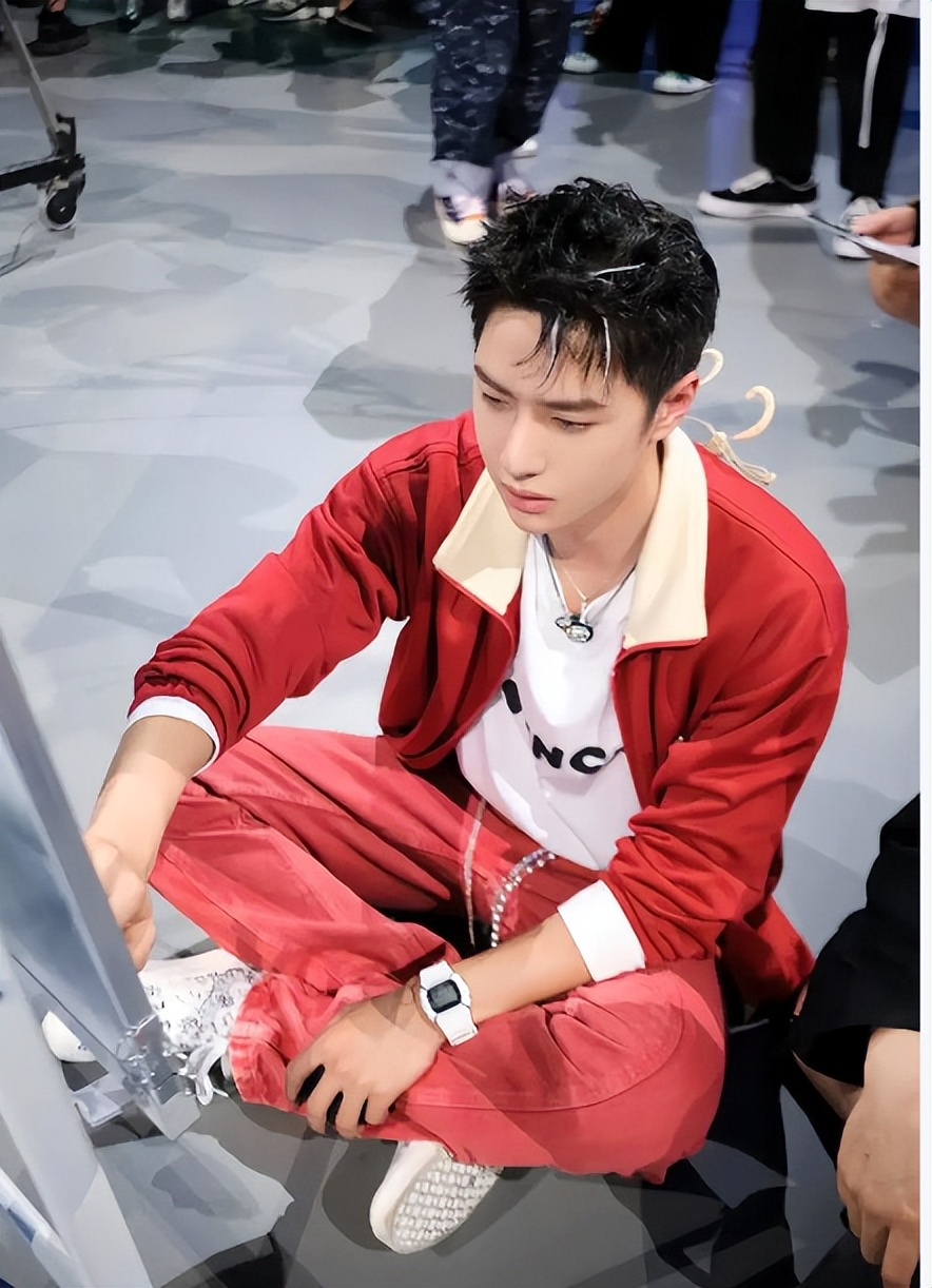 肖战也没想到，28岁王一博再破天花板，让整个娱乐圈沉默了