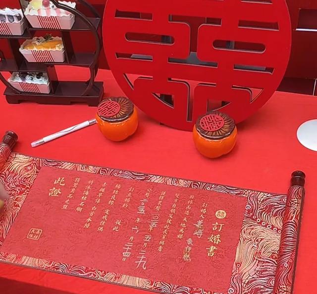 40岁百万粉丝网红姜涛订婚!与小9岁女友甜蜜互动,仪式感十足