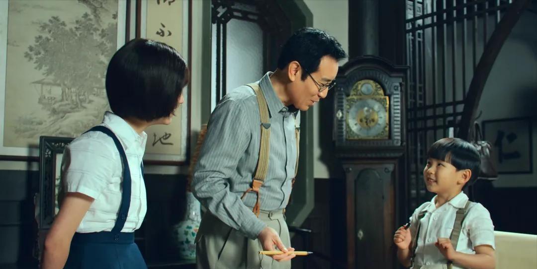 整容脸又来霍霍央视谍战剧？呆板僵硬、一脸苦相，难怪观众不买账