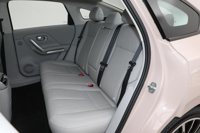 零跑B01开启预售!5种车型可选,搭激光雷达+8295芯片,续航650km