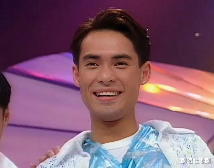 担心！香港知名男星患大病后身材消瘦，瘦成纸片人正在努力增肌