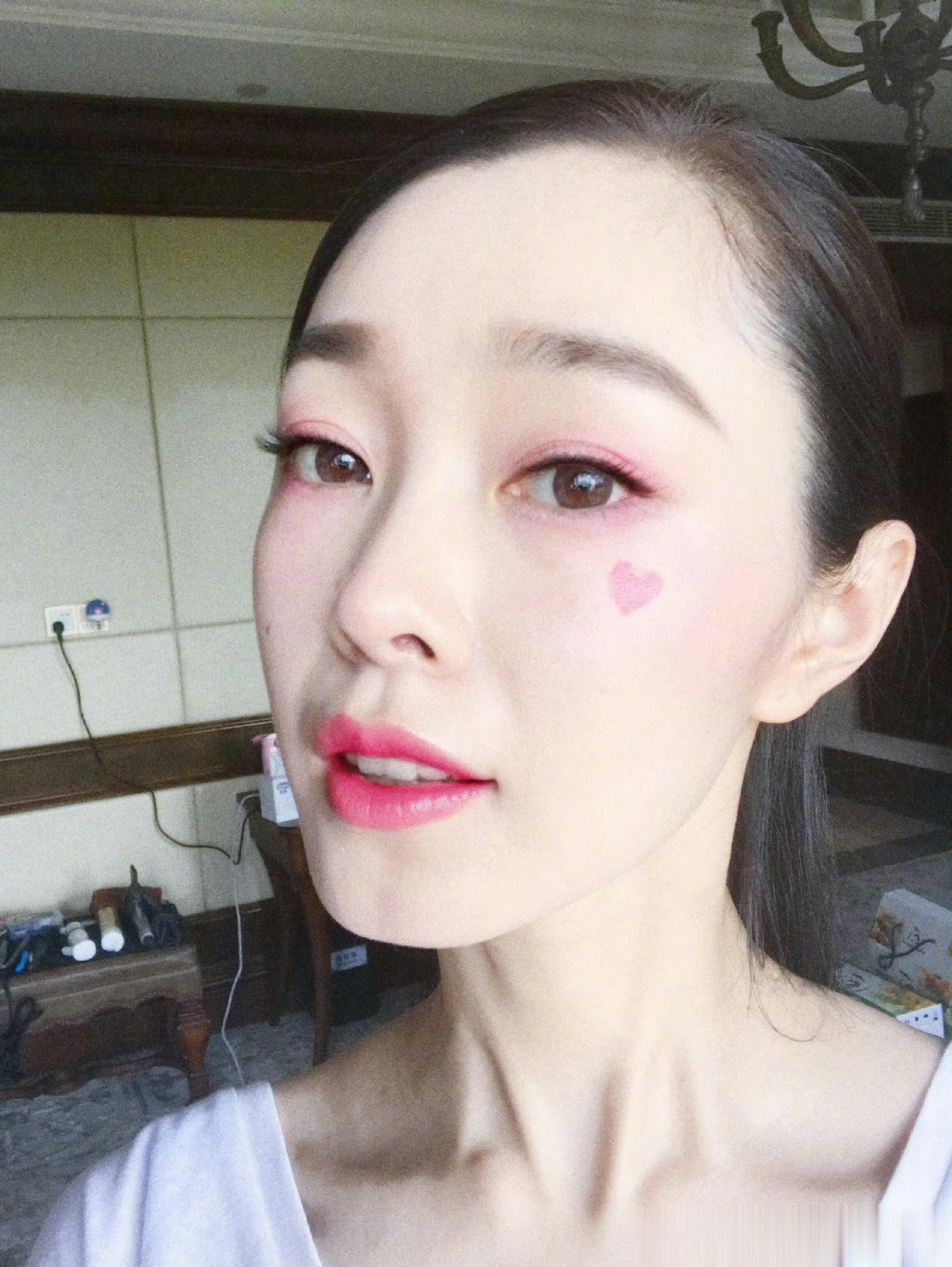 宋轶|狠狠怼脸盯 ?