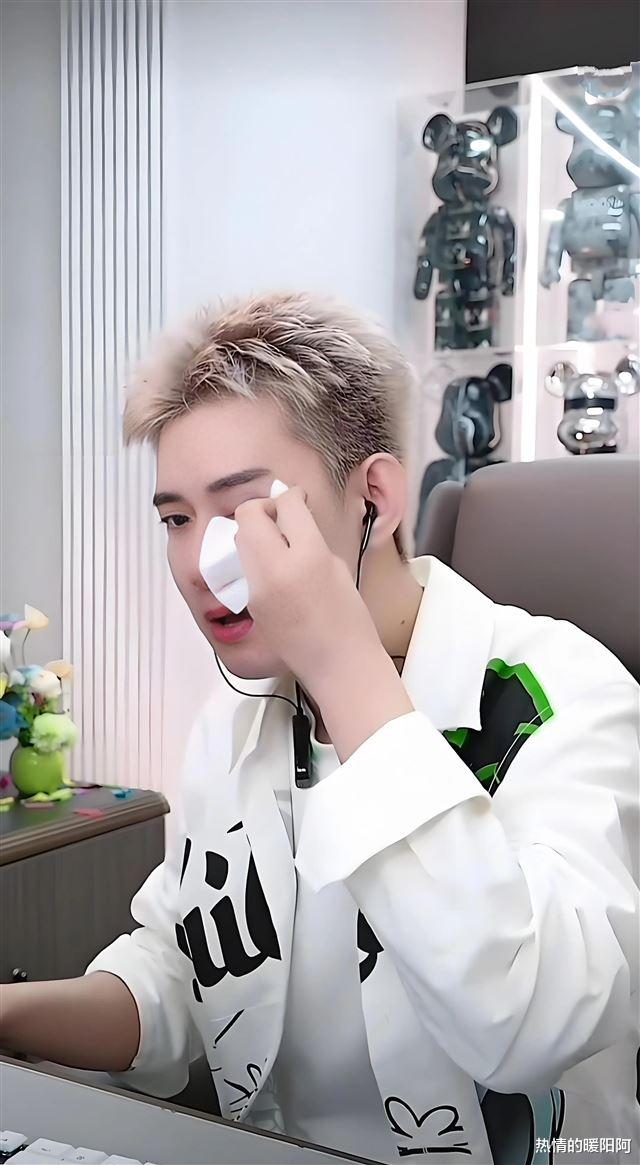 大势已去彻夜难眠，阿哲最终被资本抛弃，凌晨三点发布停播通知！