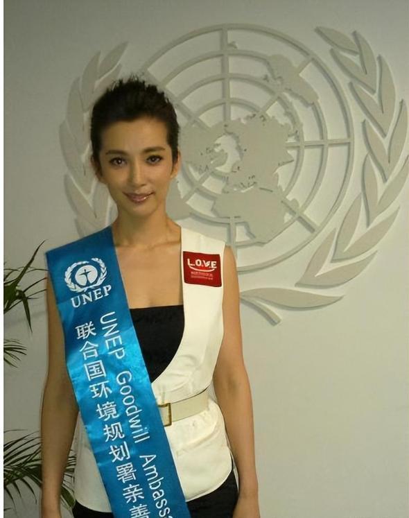 只谈恋爱不结婚，52岁5段感情无儿无女的她，直言外甥就是她的命