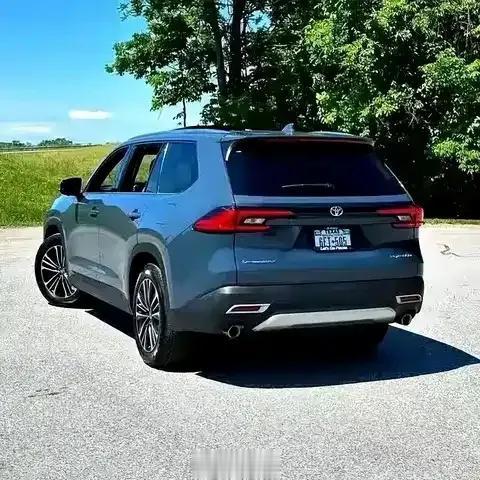 26款汉兰达正式亮相!21寸轮毂+数字座舱,这次连颜值都无可挑剔