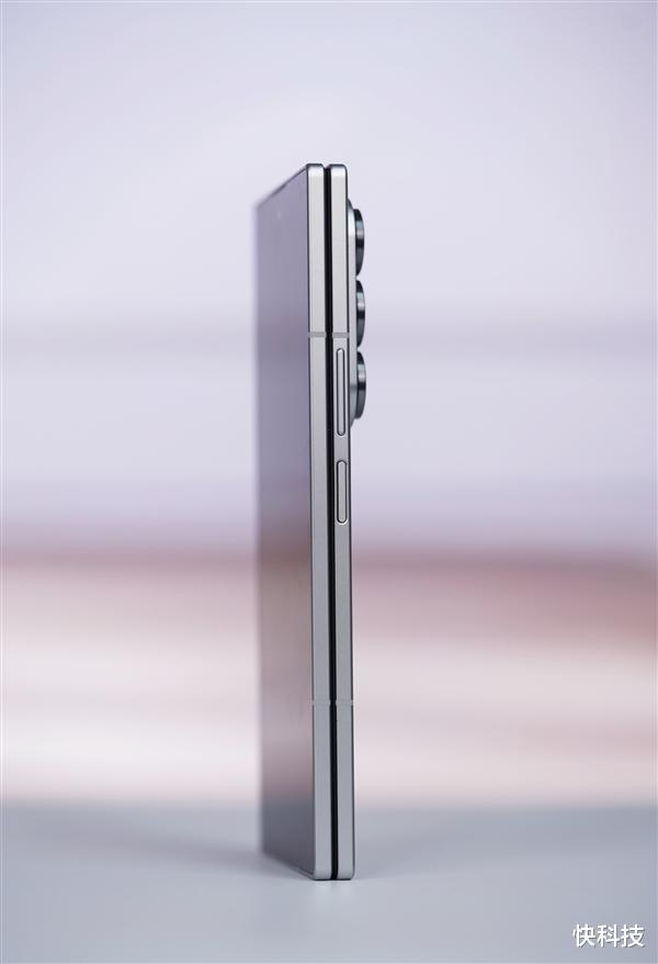 全球最輕的大折疊！三星Galaxy Z Fold7圖賞