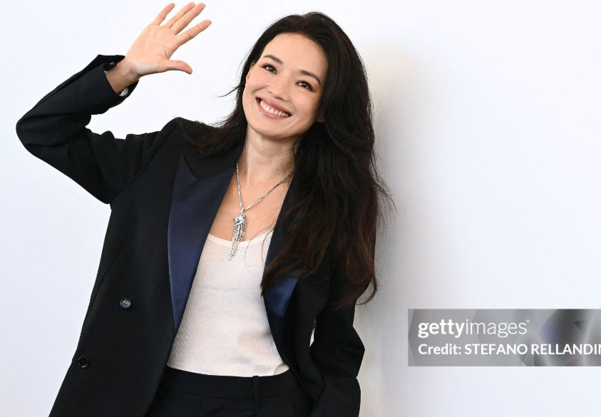 当53岁舒淇和49岁孙艺珍站在一起，我才彻底明白，什么叫相由心生