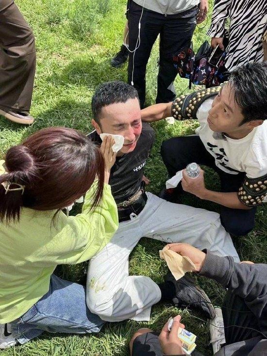 国家发文，42岁尼格买提再破天花板，让撒贝宁和整个主持界沉默了