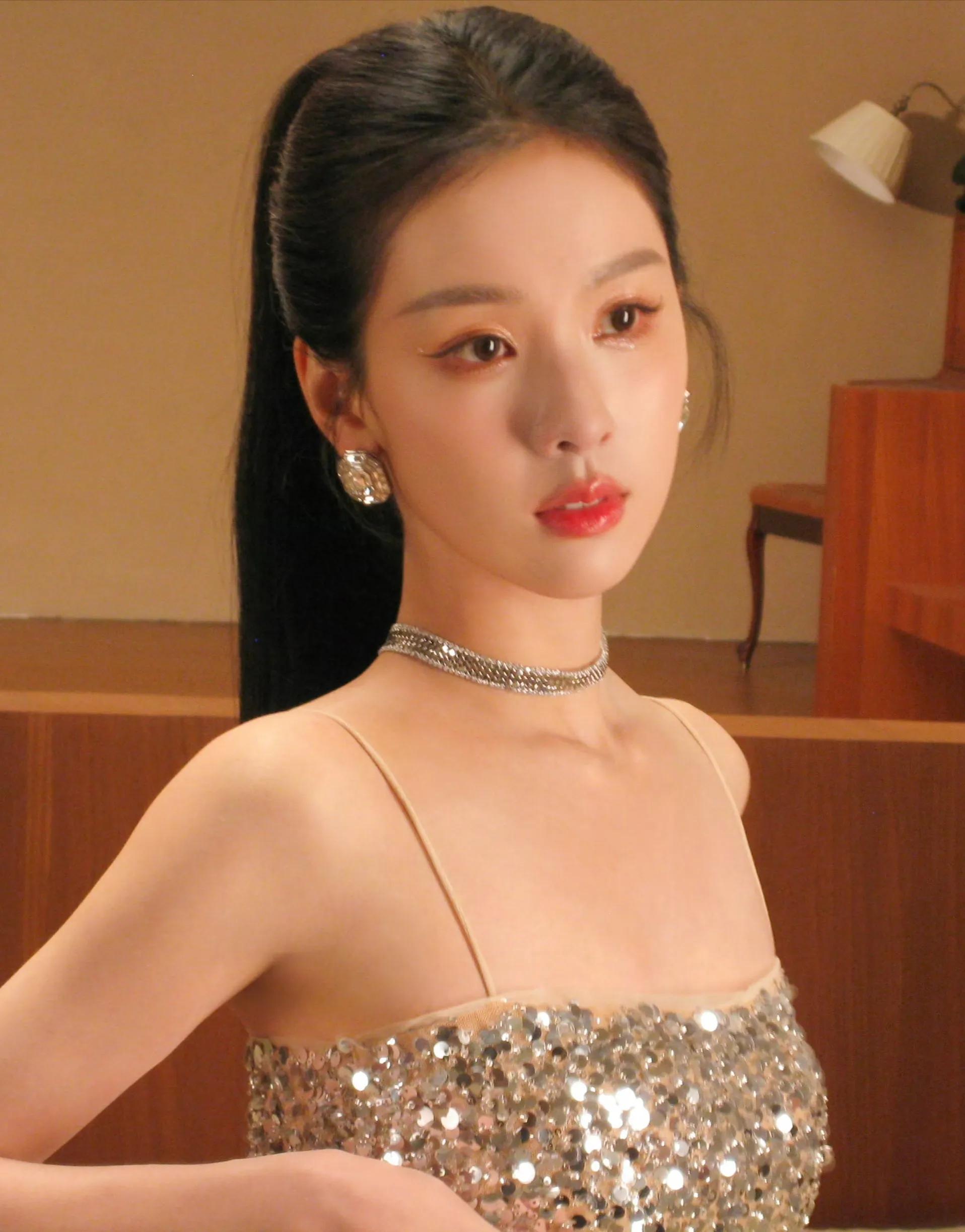 陈都灵性感内衣代言