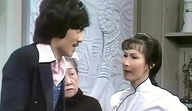 知名女星官宣：裸捐所有资产！