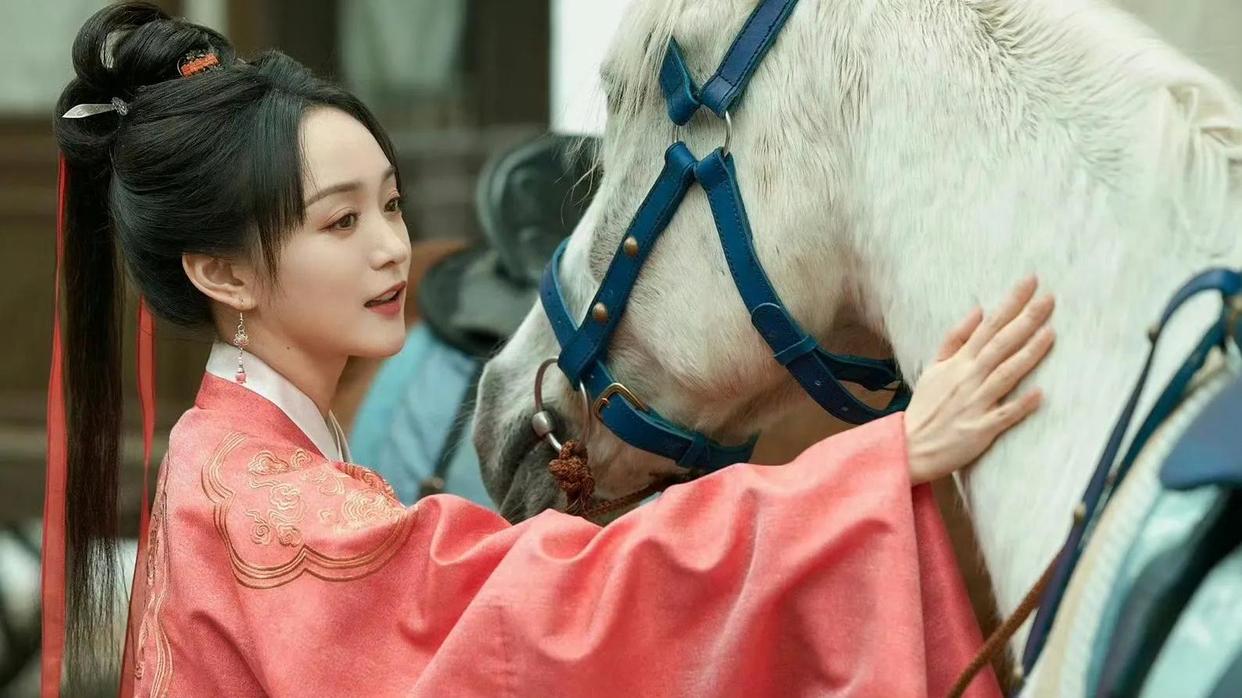 女演员长相有多重要？看《折腰》27岁宋祖儿和38岁何泓姗就知道了