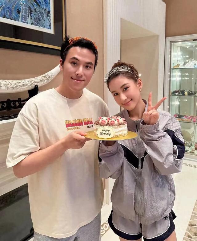 何超莲庆 34 岁生日！三房大合体，陈婉珍状态好，豪宅窗外风景吸睛