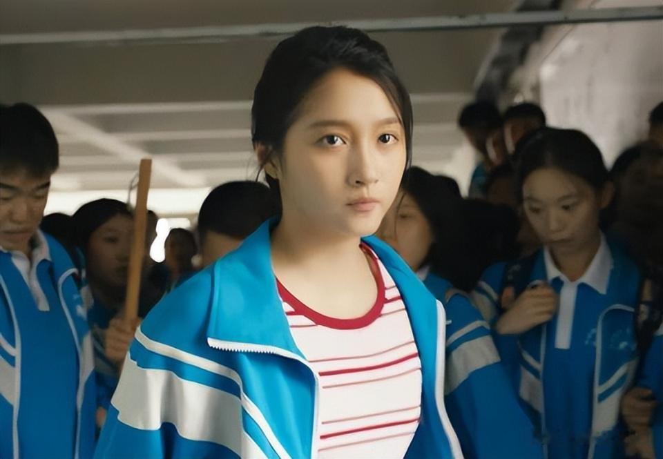 关晓彤：撕掉“国民闺女”标签，她用七年时间证明一件事